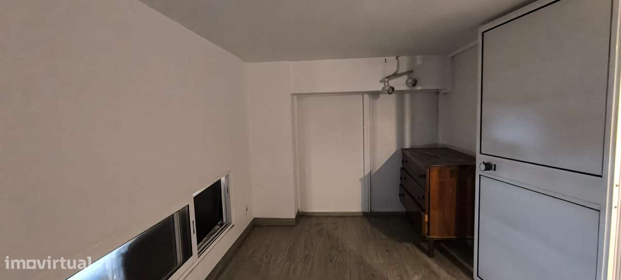 Espaço Comercial 250 m² | Ramada, Odivelas-23