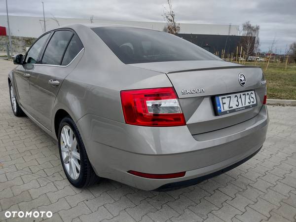 Skoda Octavia 1.6 TDI Style DSG - 13