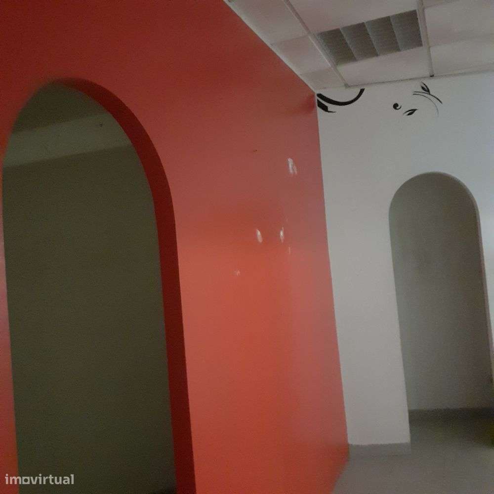 Loja centro comercial Pardelhas em Tomar. - Grande imagem: 3/5