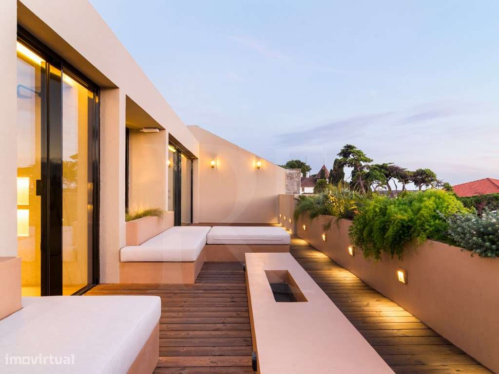 Moradia T5 com acabamentos de luxo e vista panorâmicas sobre a Baia...-26