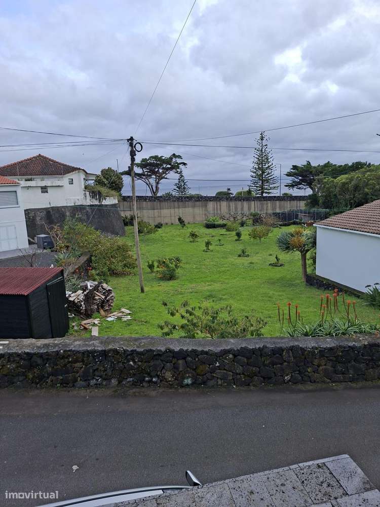 Moradia em S.Roque do Pico com 2 apartamentos de luxo-7