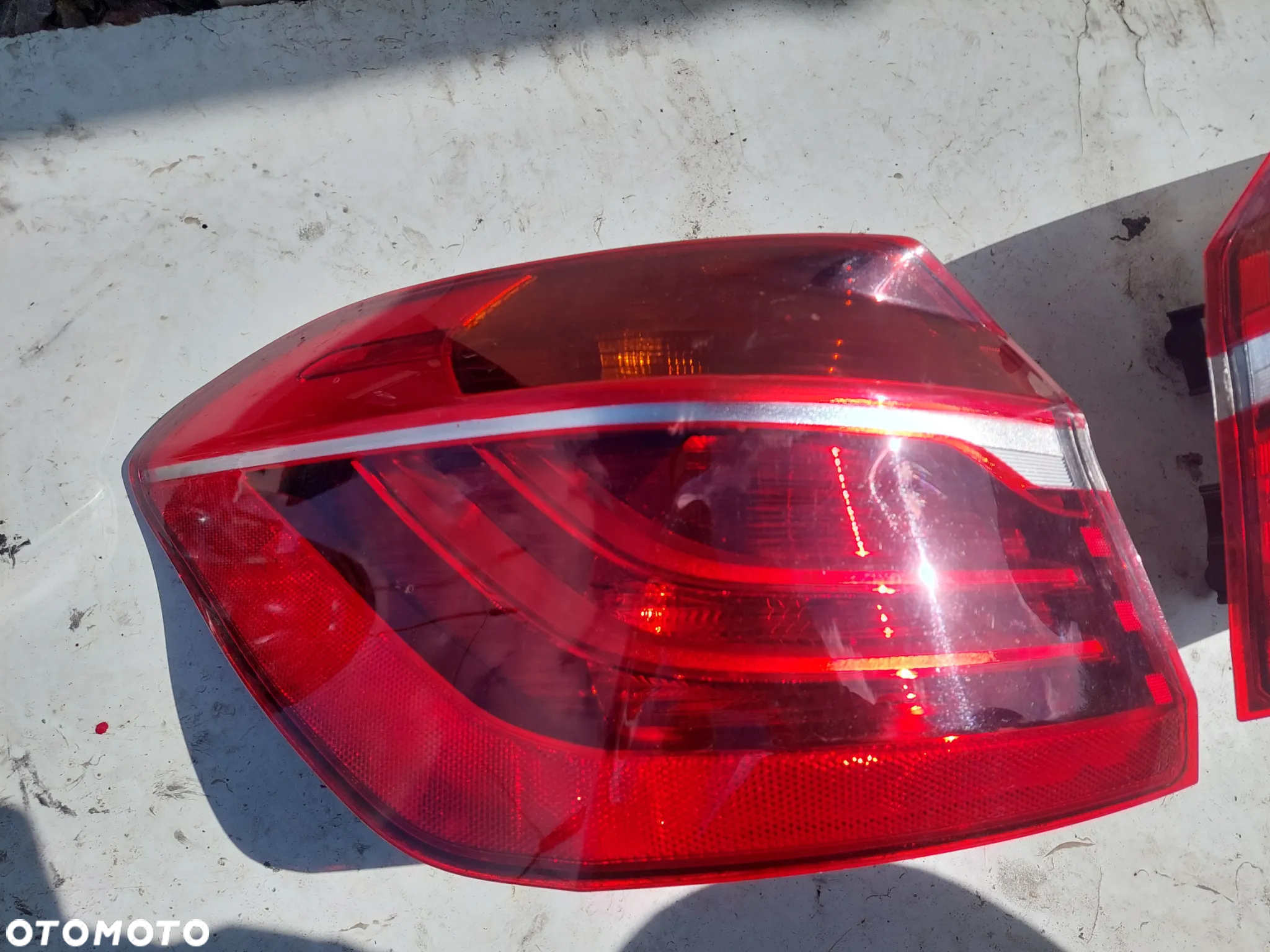 LAMPA TYLNA TYŁ W BŁOTNIK BMW F45 LEWA PRAWA - 2