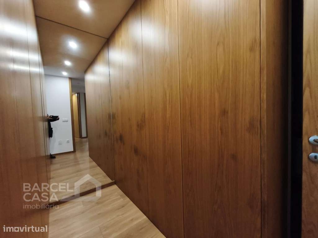 Oportunidade Única: Moradia T3 Térrea Semi-Nova em Manhente!-17