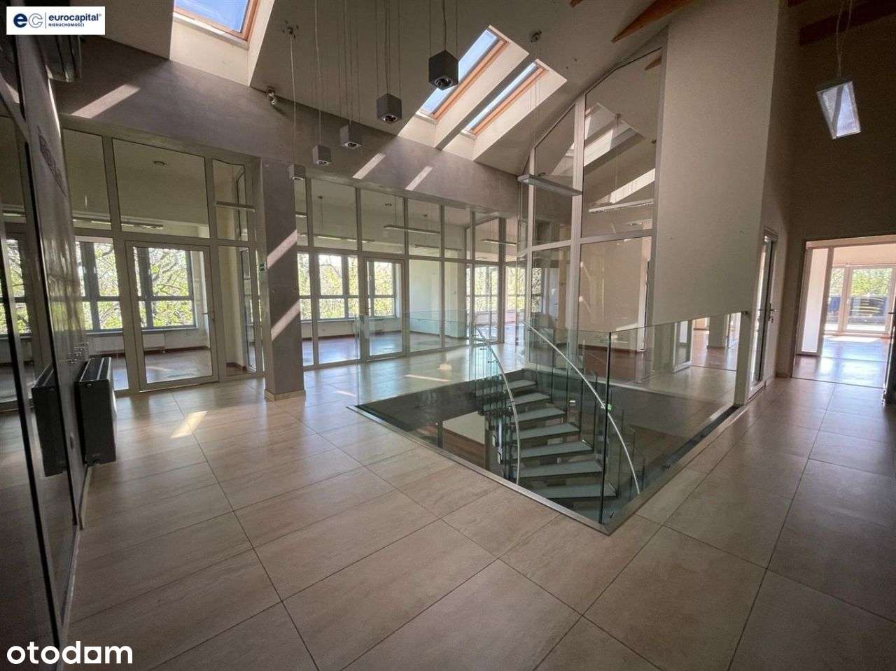 Budynek biurowo-usługowy z windą i parkingiem-5