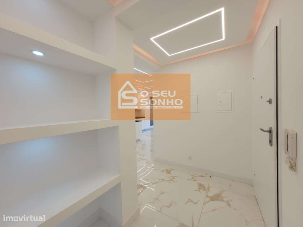 Apartamento T2 na Primeira Linha de Quarteira com Vista Mar-5