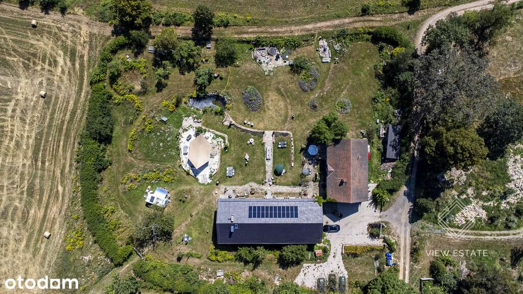 Wyjątkowy artystyczny dom na wzgórzu z pensjonatem-15