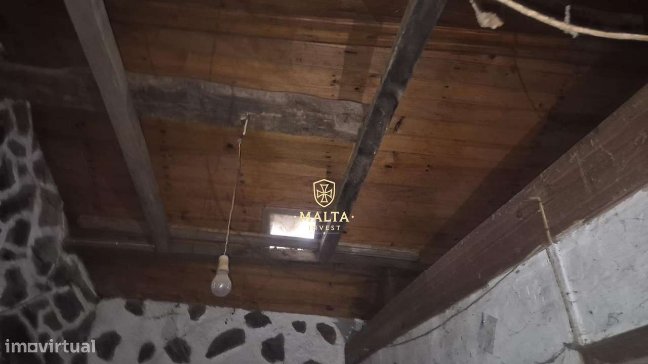 Oportunidade Única – Moradia para Recuperar em Terreno Urbano - Grande imagem: 4/17