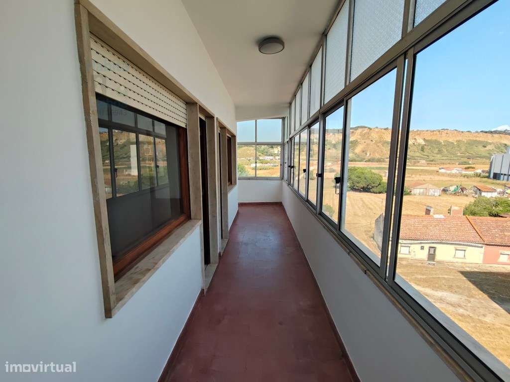 T2 na Costa da Caparica 96 m2 com Varanda e Arrecadação - Grande imagem: 3/55