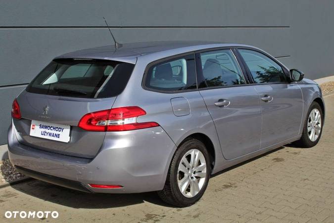 Peugeot 308 - 8