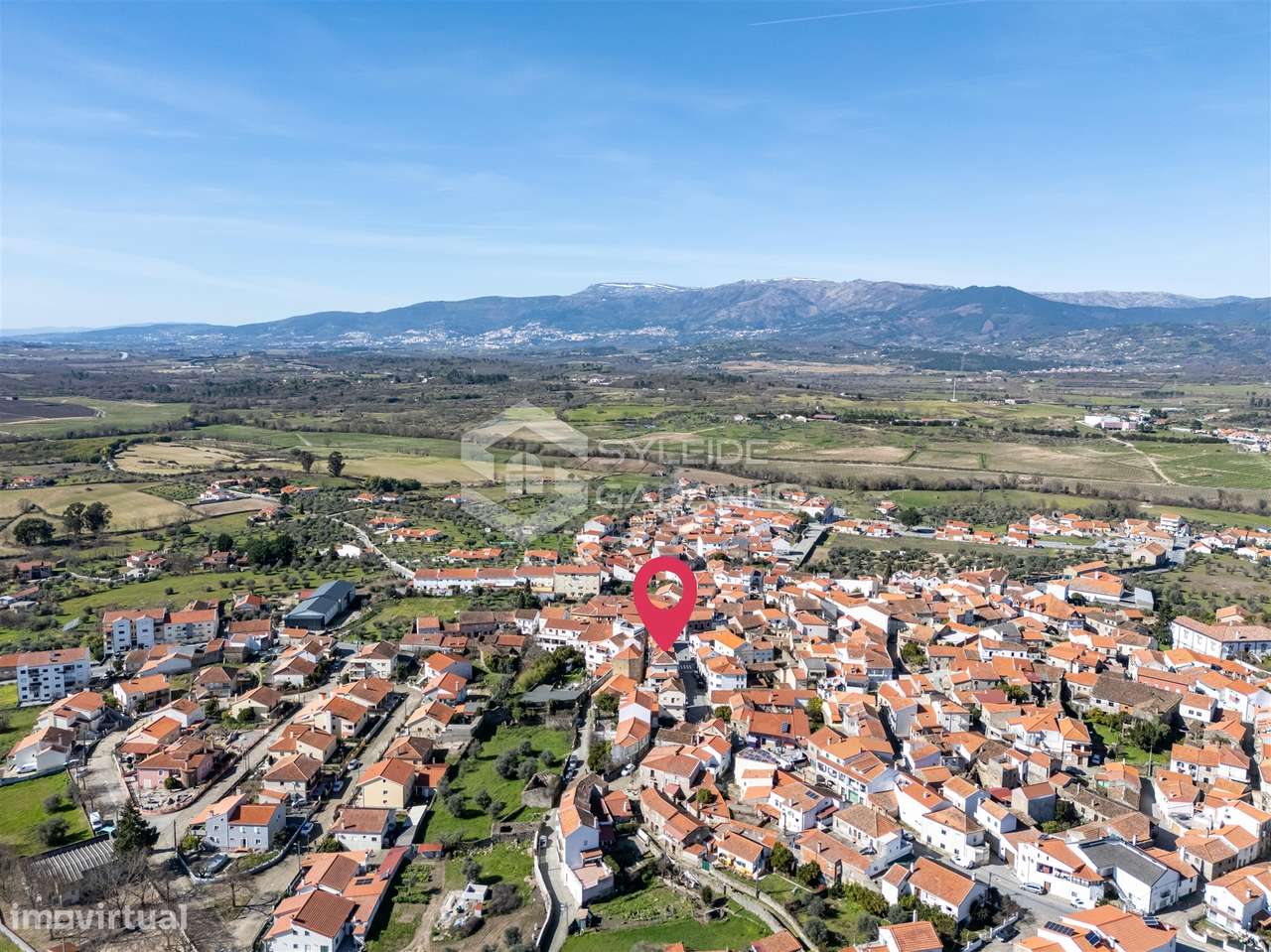 Prédio para venda centro de Caria com comércio no rés-do-chão e ampla-15