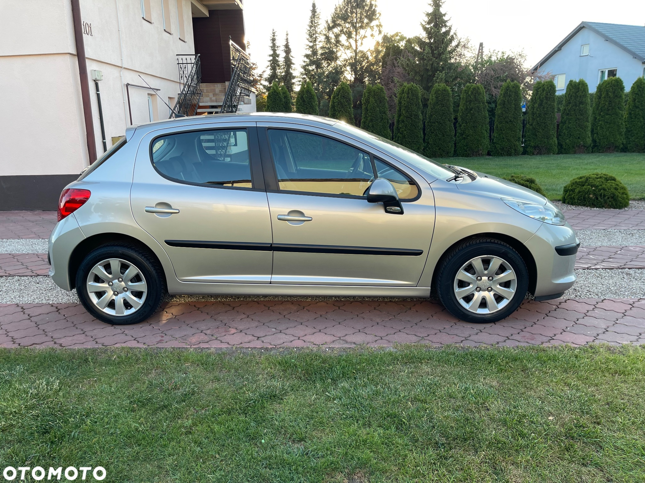 Peugeot 207 1.4 16V Trendy - 8