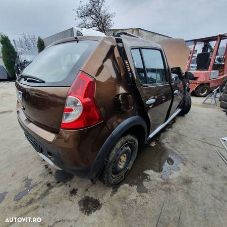 Dezmembram Dacia Sandero 1.6 b e5 2013 - 3