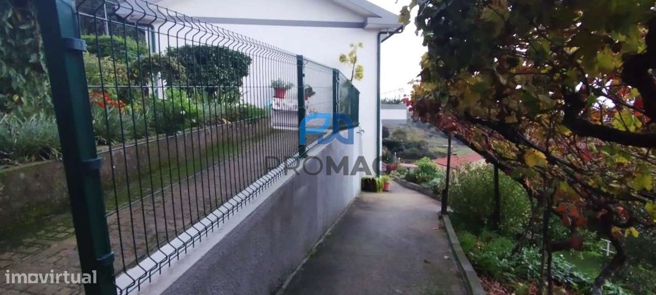 Moradia V3+1 em Anreade (Resende)-16