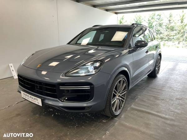 Porsche Cayenne Turbo - 12