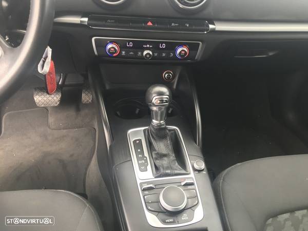 Audi A3 Sportback 1.6 TDI S tronic - 5