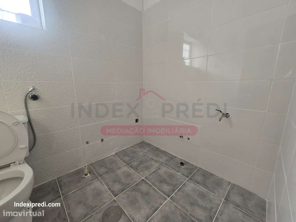 Investidores - Excelente loja com muita luz natural. - Arrendado-7