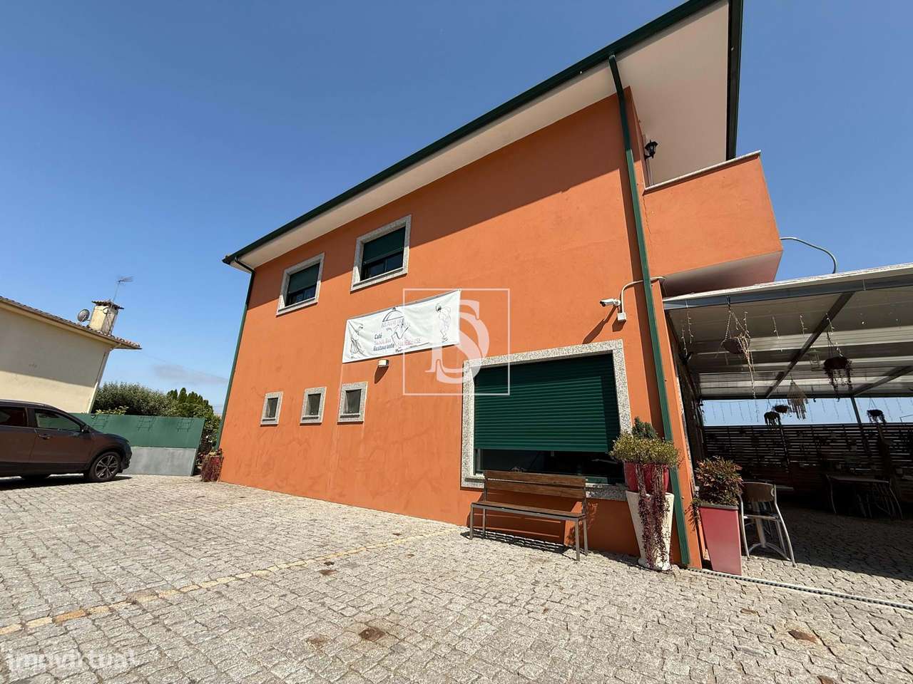 Moradia T3 + Espaço Comercial-12