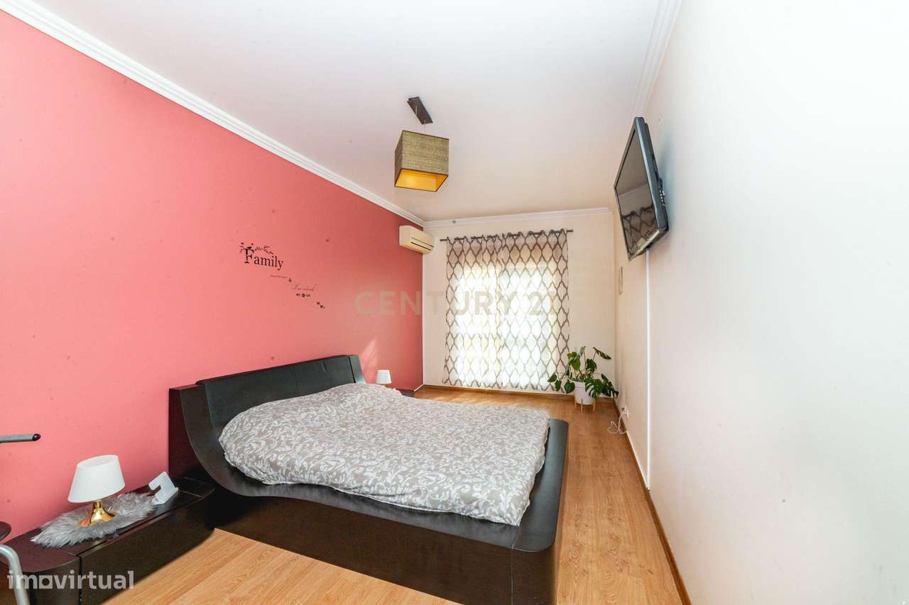 Espaçosa Moradia T3 em Quinta do Anjo, Palmela-9