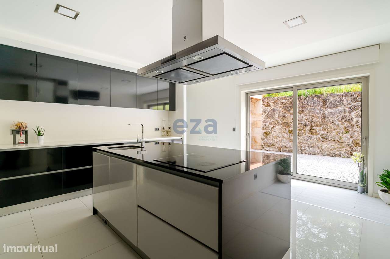 Moradia T5 em Balança, Terras de Bouro.-8