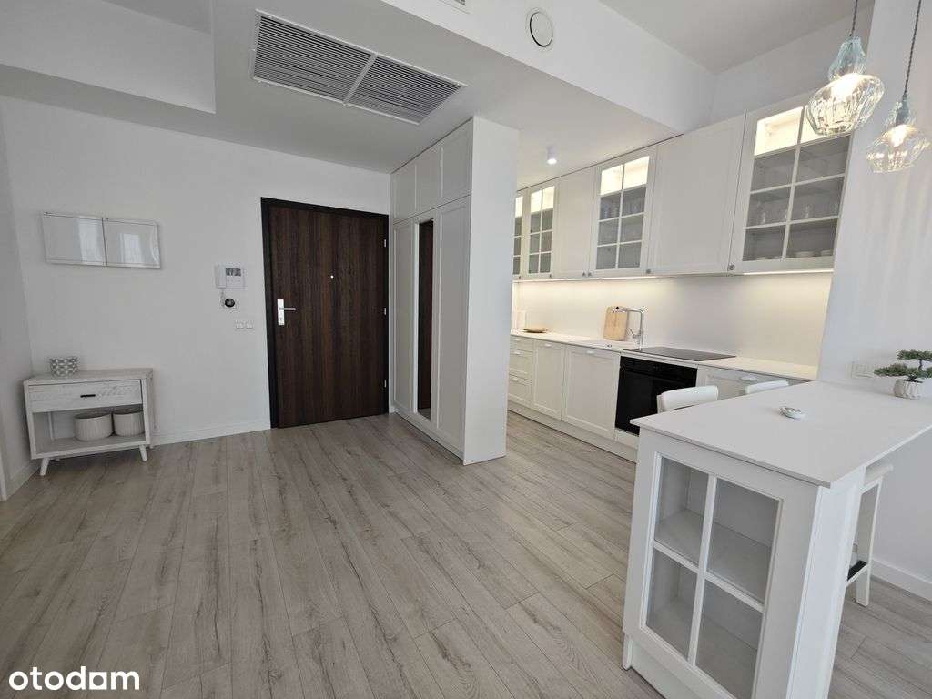 Hanza Tower, 34,68m2 plus balkon 11,22m2 + basen !-3