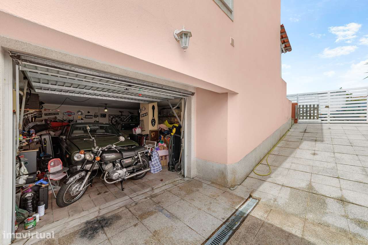 Moradia isolada com 3 quartos, piscina e garagem, na Quinta do Anjo-37