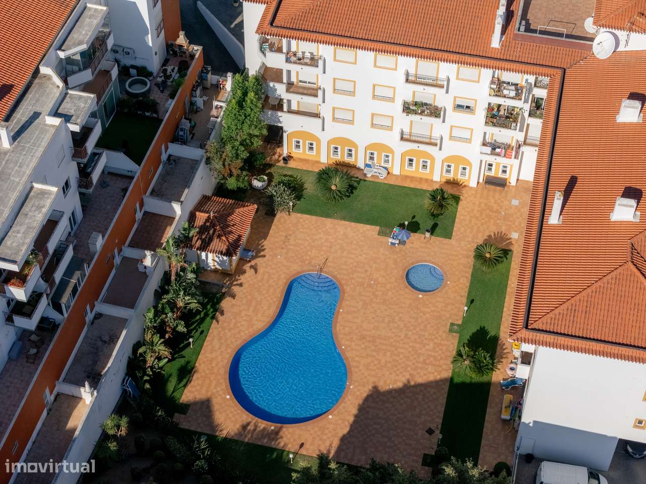Apartamento de 2 Quartos em Lagos — Conforto, Localização e Potencial-28