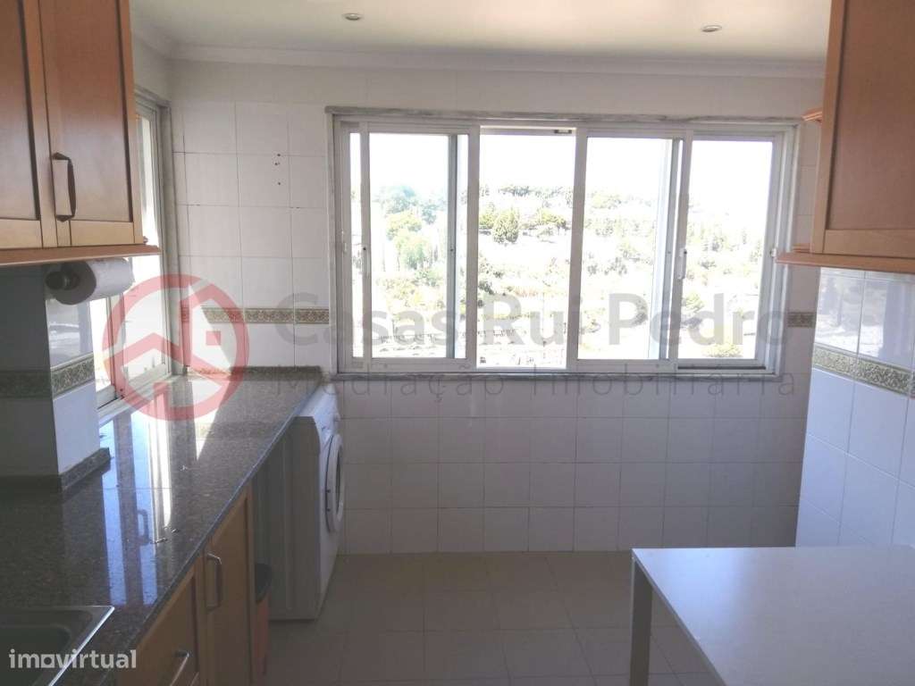 Apartamento T2 dúplex com vista rio, no Beato em Lisboa-1