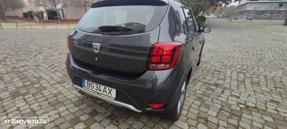 Dacia Sandero Stepway TCe 90 (S&S) Celebration - 4