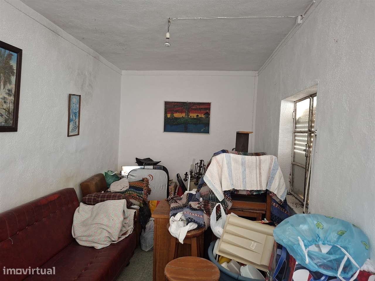Propriedade Única com 2 Casas para Recuperação e Terreno de 2,6 Hectar-18