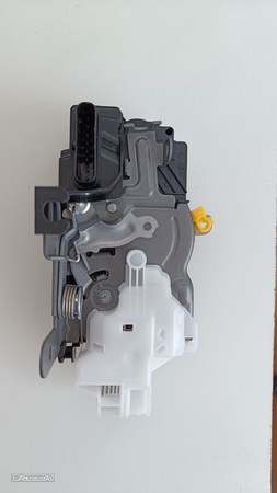 fechadura porta Volvo S40/ V40 2013 a 2019(novas) - 3