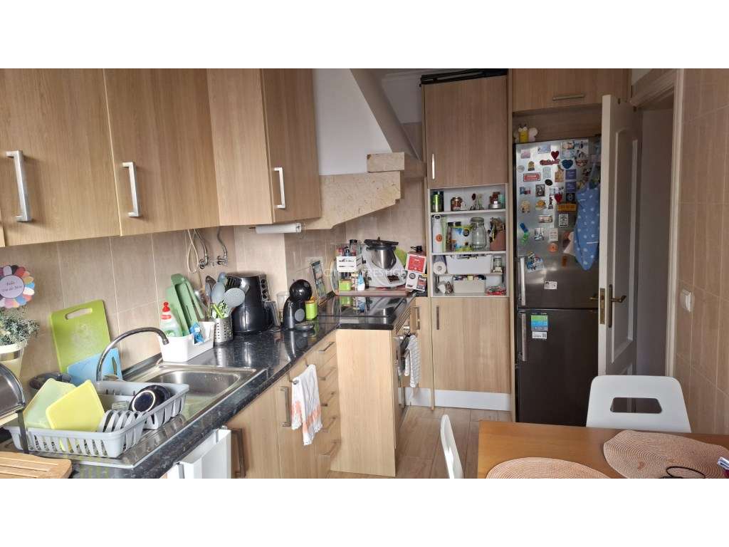 Apartamento T2 Totalmente Remodelado - Portela de Sintra-11