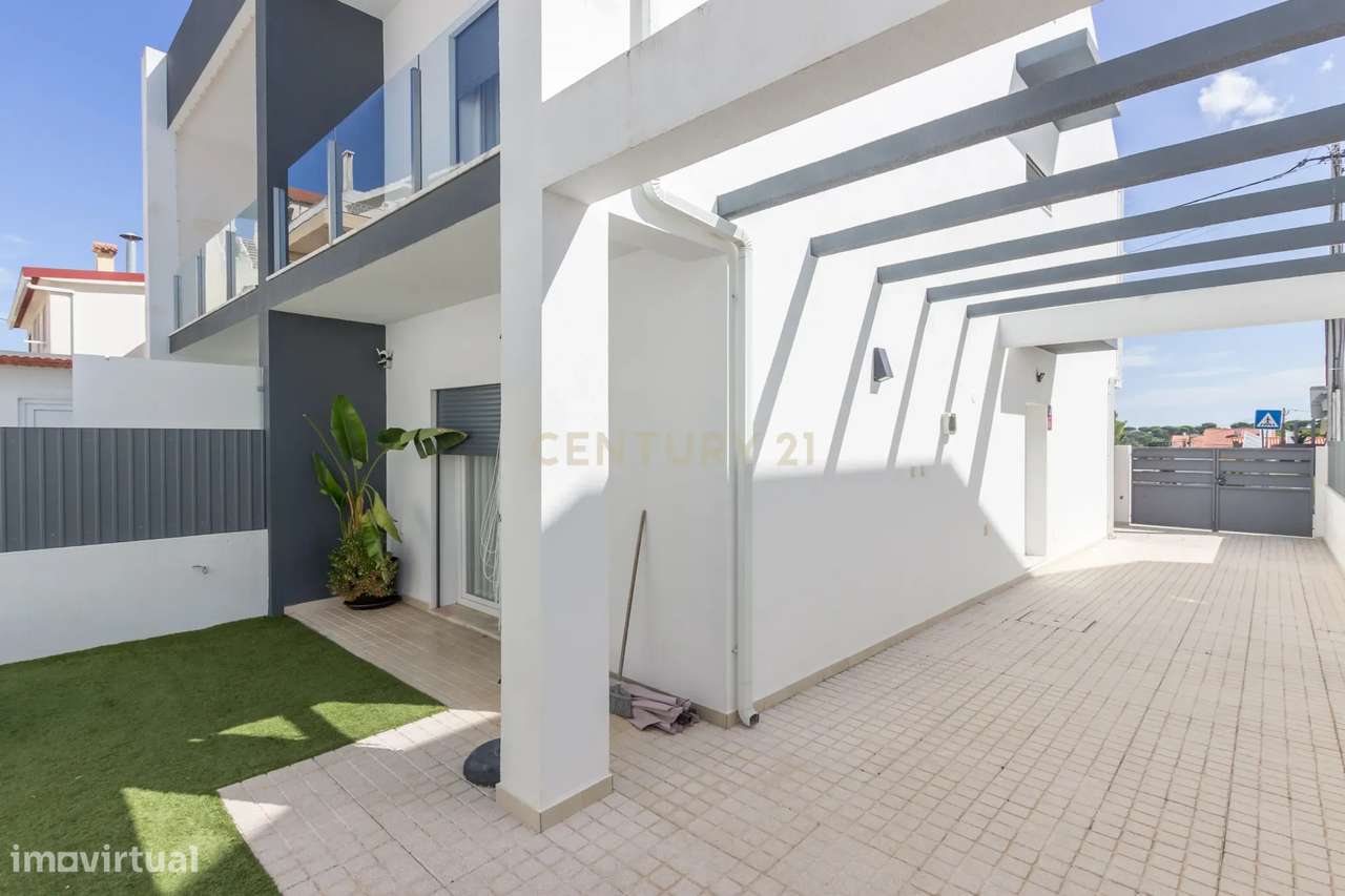Moradia Geminada como Nova na Quinta do Conde-5