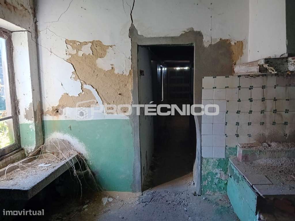 Moradia T4 p/ reabilitação – Esgueira - Grande imagem: 2/14