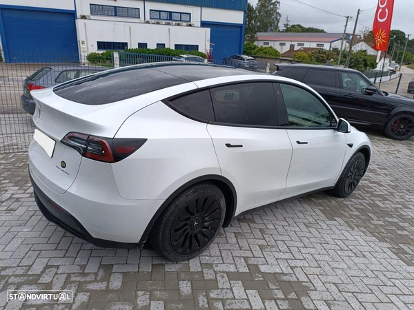 Tesla Model Y Long-Range RWD - 3