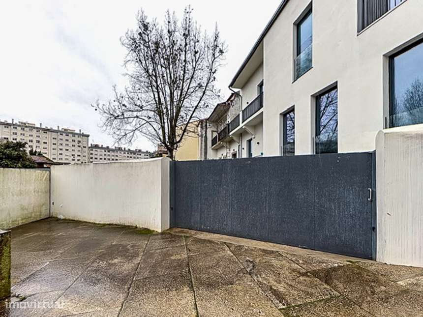 Apartamento T2 renovado no Centro de Ovar-18