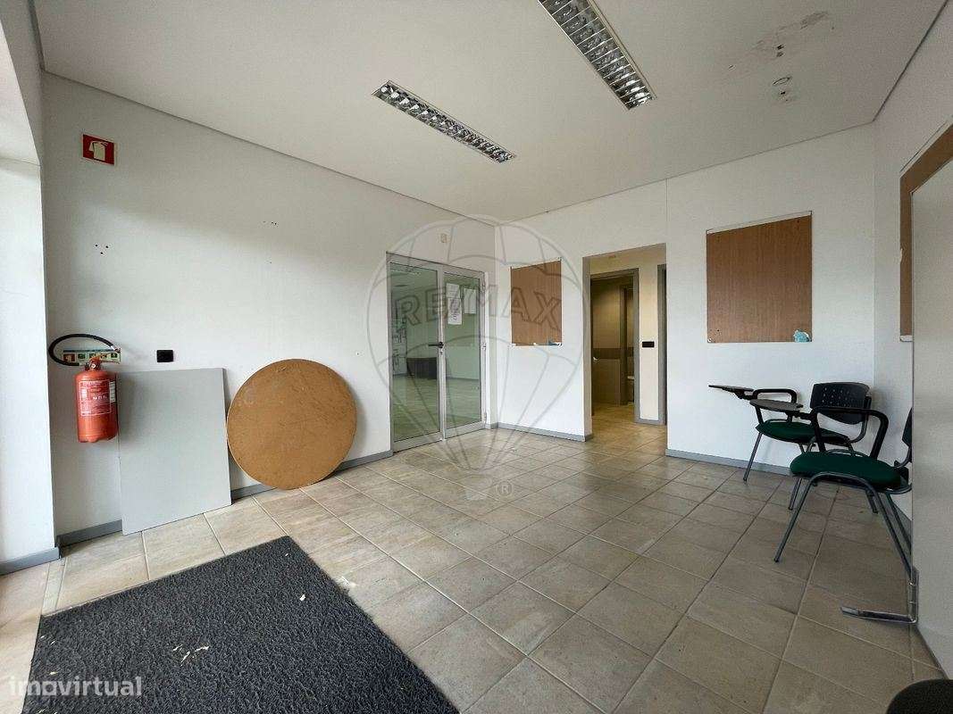 EDIFÍCIO DESTINADO A COMÉRCIO SERVIÇOS E/OU ARMAZÉM - Grande imagem: 4/7