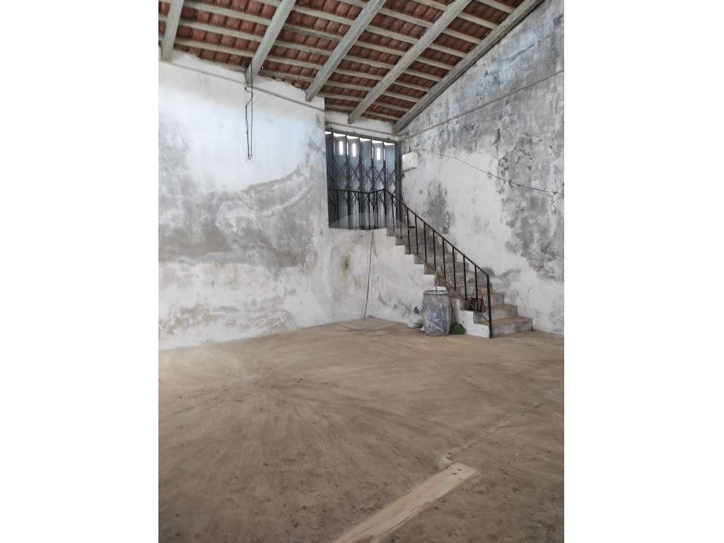 Armazém Centro de Minde - IMÓVEL COM BAIXA DE PREÇO - Grande imagem: 3/8