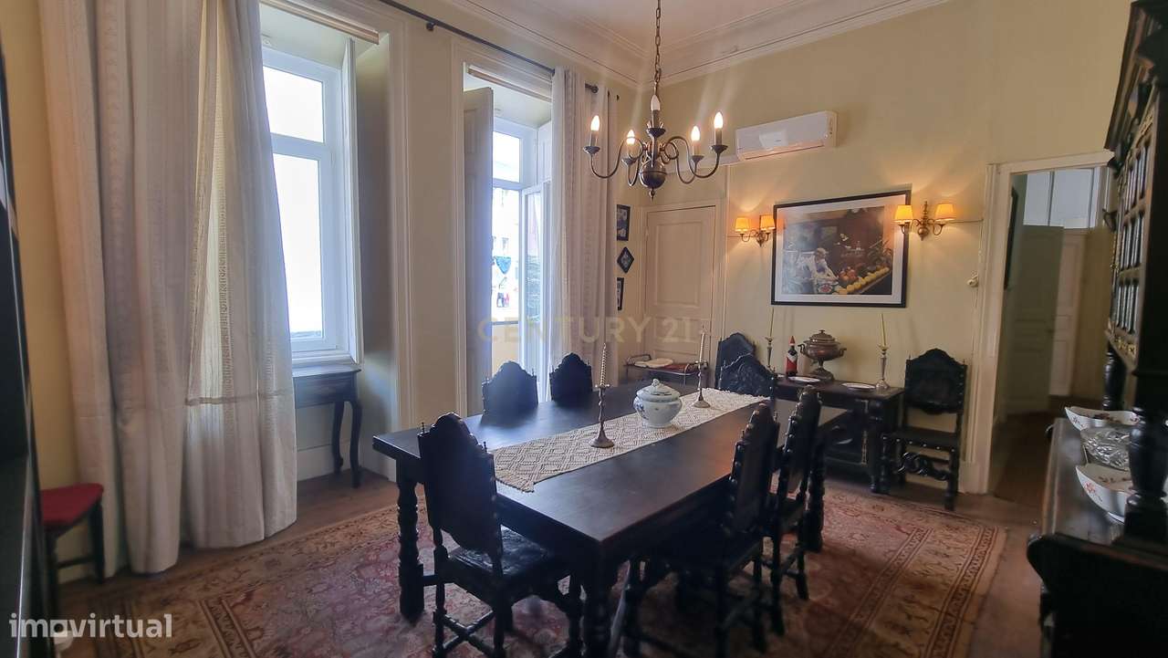 Apartamento Pombalino de Charme com 8 Assoalhadas – Av. Almirante Reis - Grande imagem: 4/37