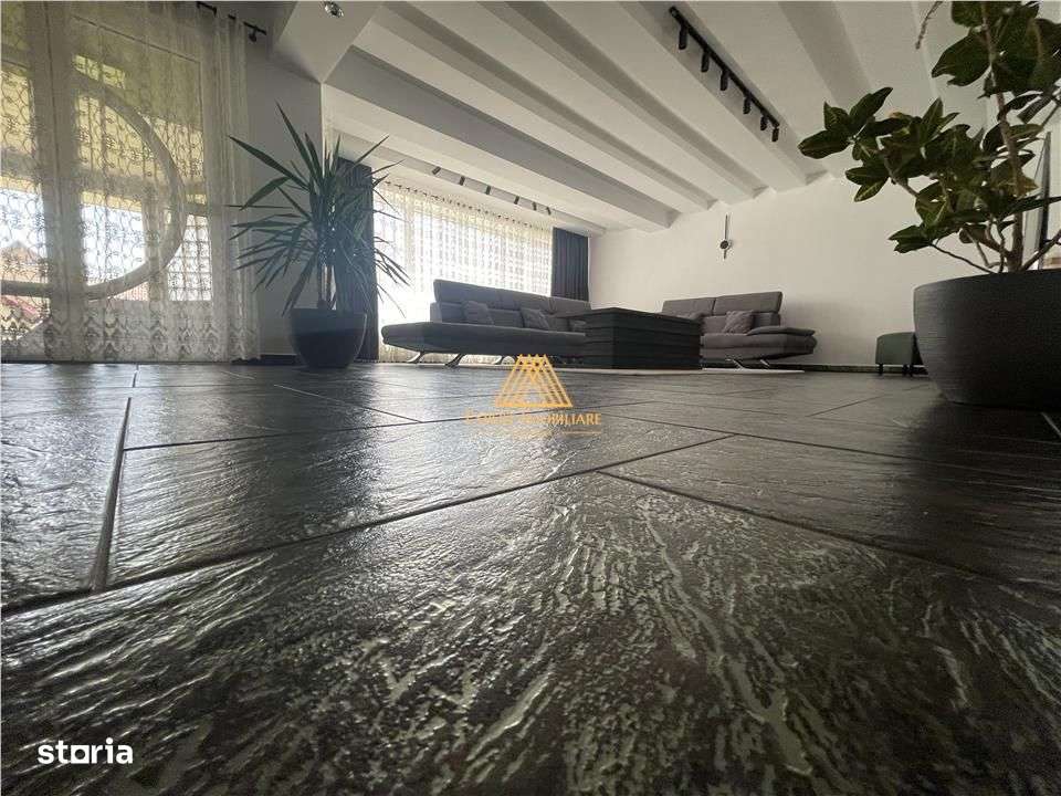 Casa Suceava   garaj subteran pentru 2 masini pretabil sediu firma - Imagine principală: 5/20