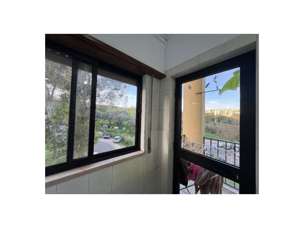 APARTAMENTO T3 - NA RUA CORREIA GARÇÃO - ODIVELAS-16
