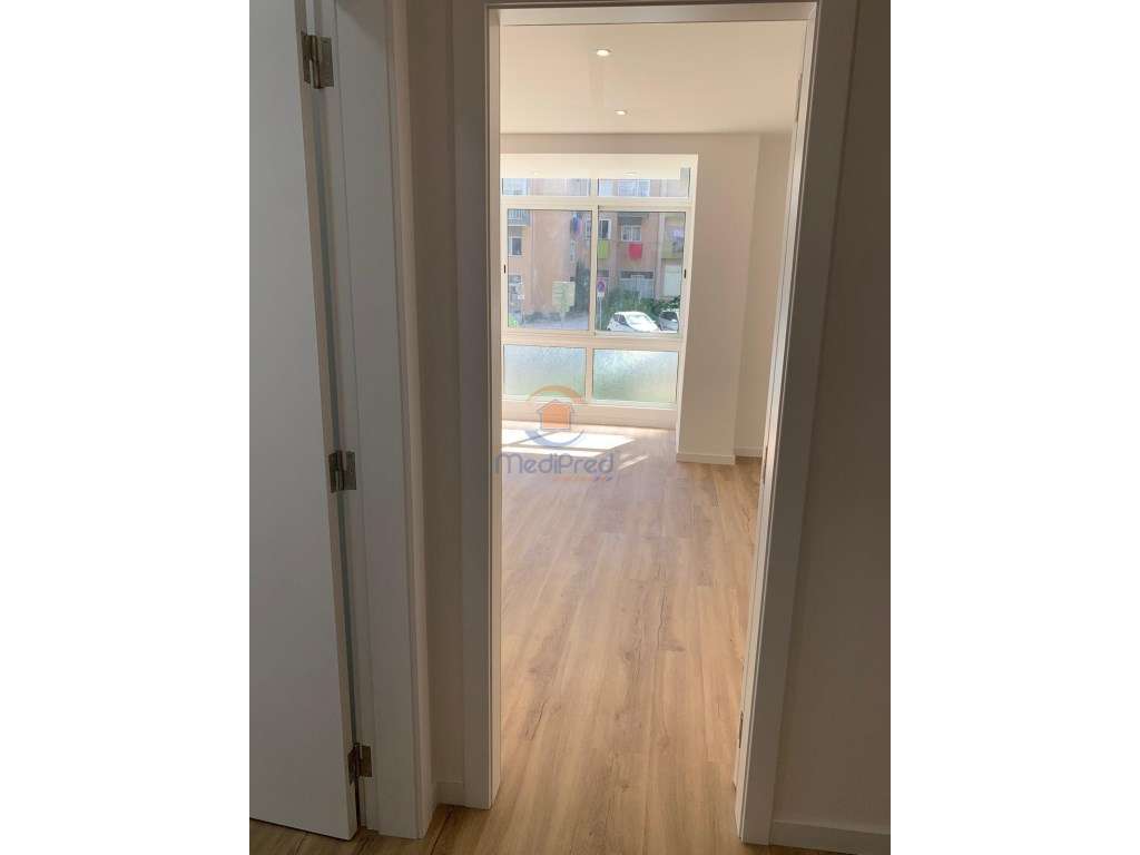 Apartamento T3 totalmente remodelado | Amadora-18