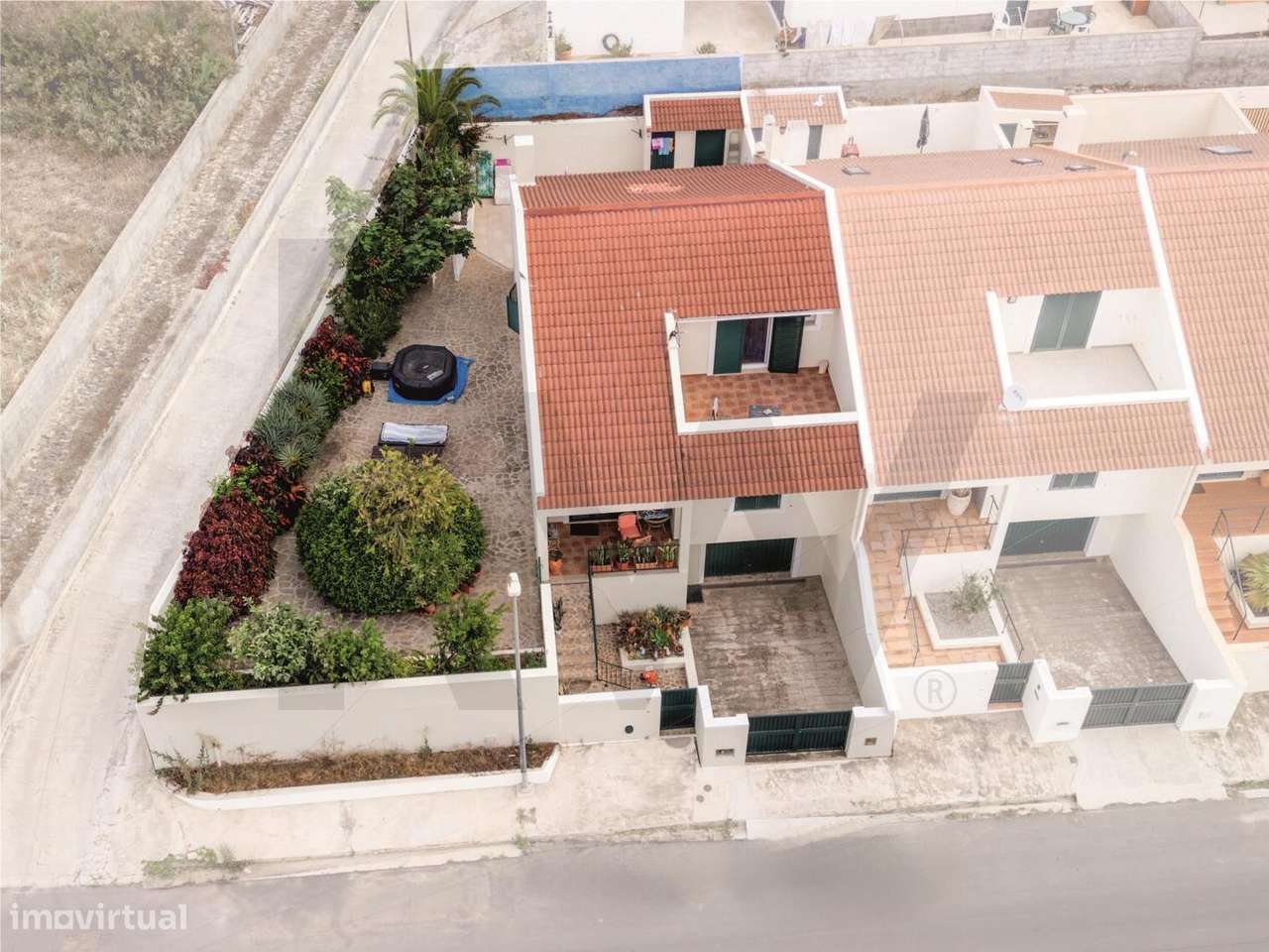 MORADIA T2+3 TODA RENOVADA COM GARAGEM E JARDIM À VENDA EM PORTO SANTO - Grande imagem: 4/60