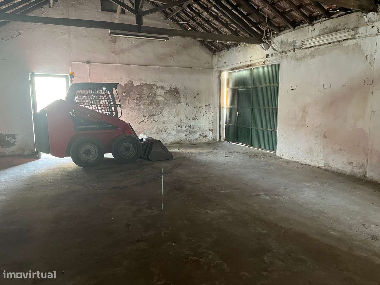 Terreno c/ Armazém c/ Projeto aprovado para construção de moradia!-17