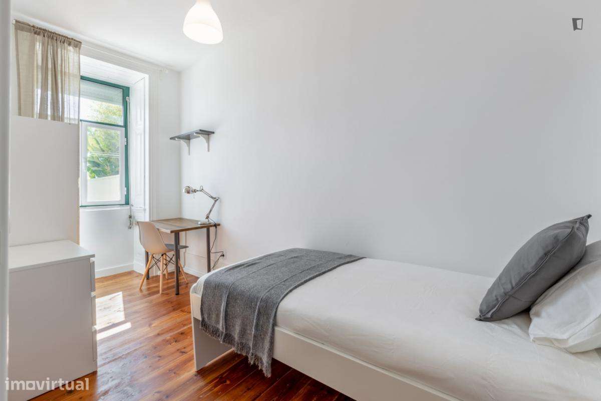 Quarto - localizado em Santos Lisbon - Grande imagem: 2/10