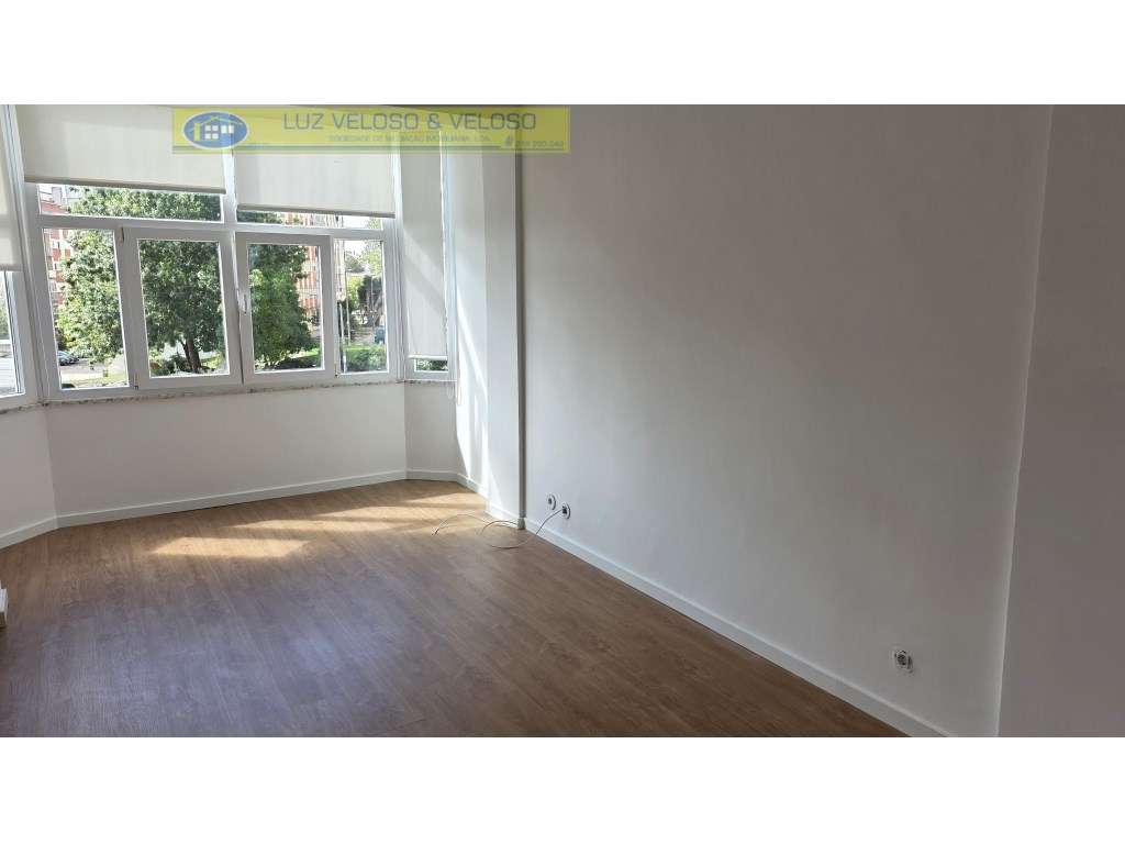 T2 Serra das Minas, remodelado, Arrecadação/Garagem-8