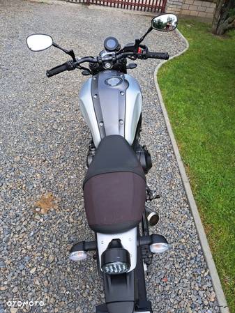 Yamaha XSR - 6