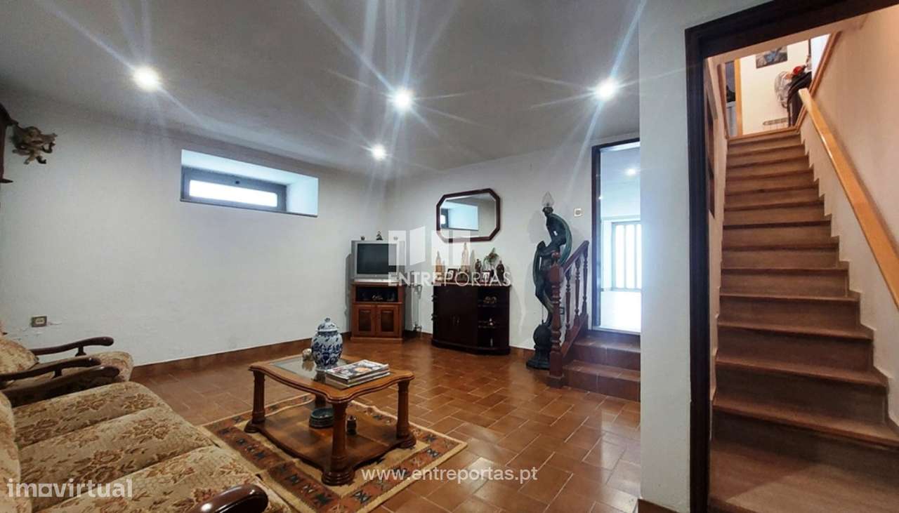 Venda de moradia T2+1 em pedra restaurada, Meadela, Viana do Castelo - Grande imagem: 3/25