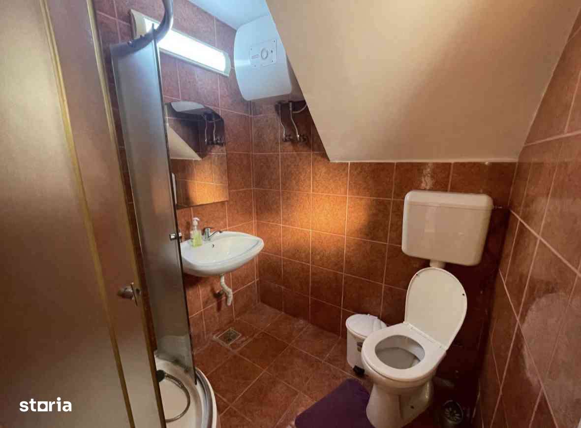 Casă P+1 cu anexe – 3 apartamente, teren 493 mp – zona Școala 1 - Imagine principală: 3/10