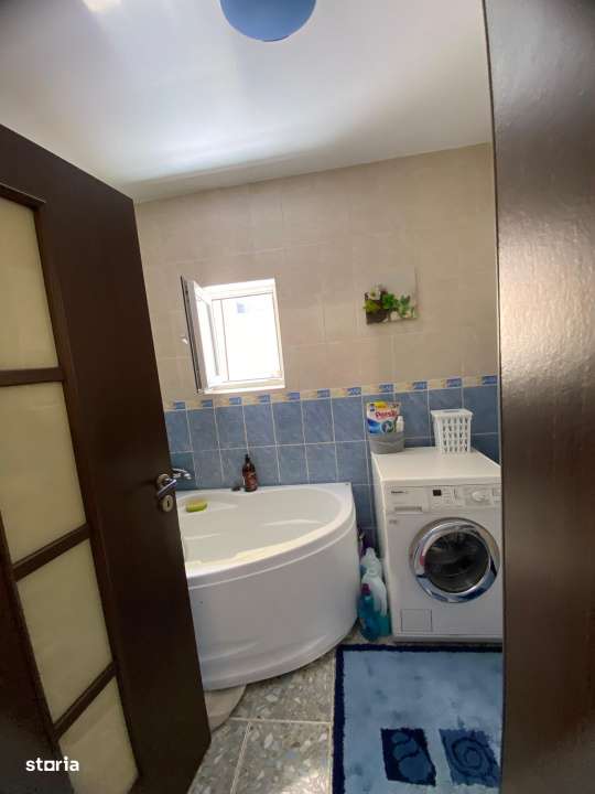 Apartament 3 camere, terasa, strada Pietroasa-12