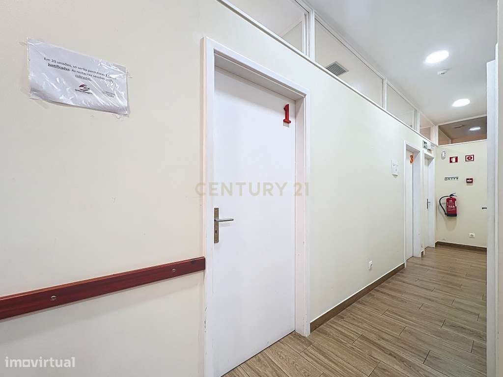 Oportunidade Única: Venda de Clínica em Pleno Funcionamento na Lagoa –-6